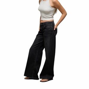 American Eagle Outfitters•Low Rise Ultra Wide Leg Jeans